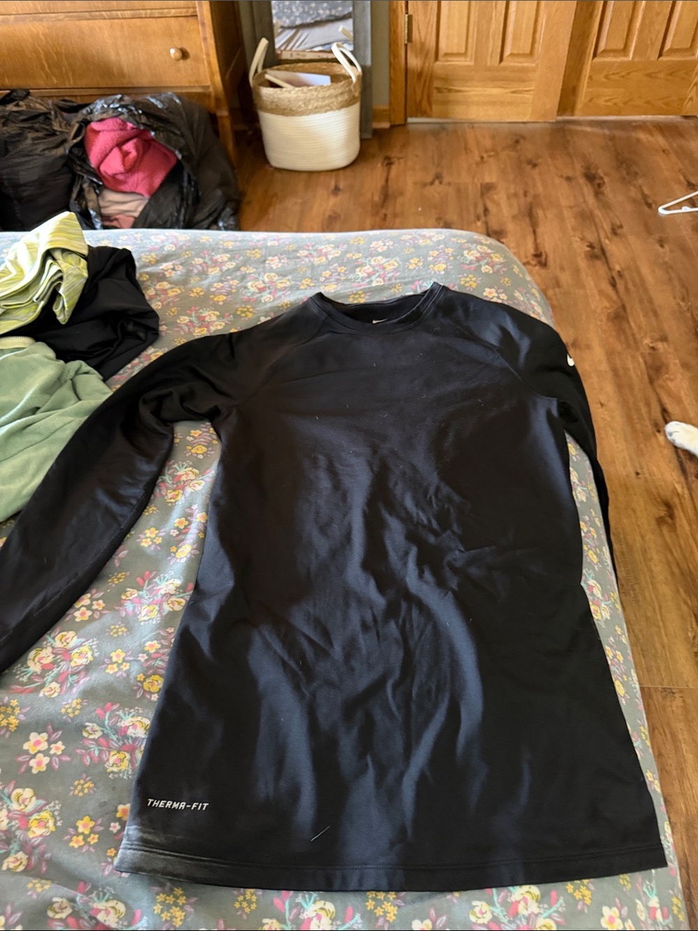 Nike Black Long-Sleeve Therma-Fit Crew some white stains
